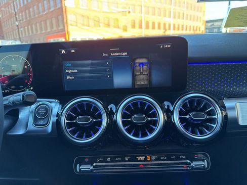 New 2026 Mercedes-Benz GLB 250 4MATIC image 33