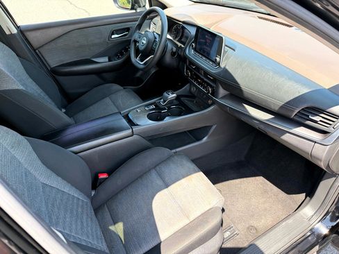 Used 2023 Nissan Rogue SV image 20