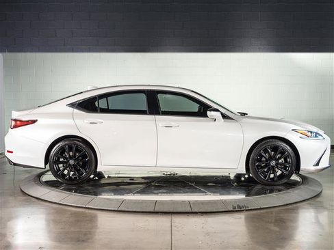 Used 2022 Lexus ES 350 w/ Accessory Package image 8