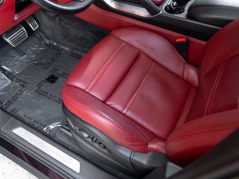 Certified 2022 Porsche Cayenne Turbo S AWD/4WD image 28