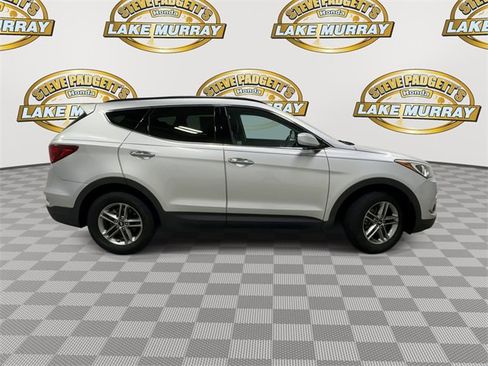 Used 2017 Hyundai Santa Fe Sport image 4