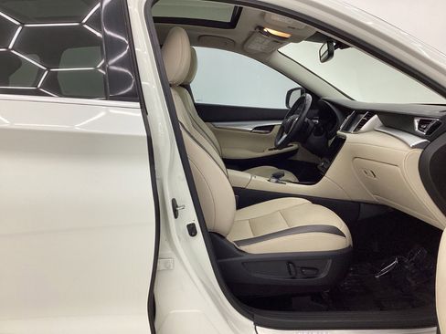 Used 2019 INFINITI QX50 Essential w/ Premium Audio Package image 15