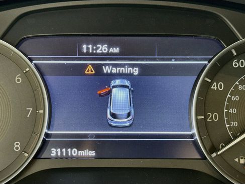 Used 2019 INFINITI QX50 Luxe w/ Navigation Package AWD/4WD image 17