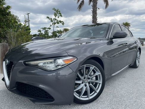 Used 2017 Alfa Romeo Giulia RWD image 34