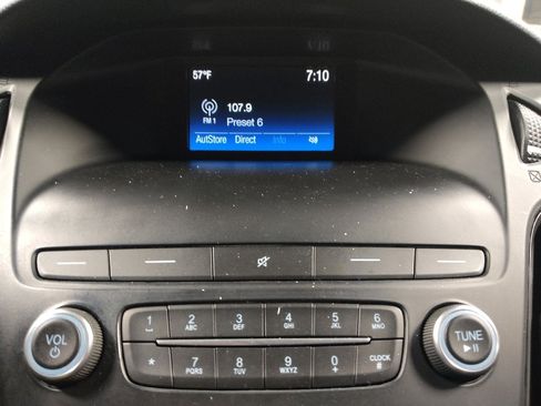 Used 2018 Ford Focus SE FWD image 25