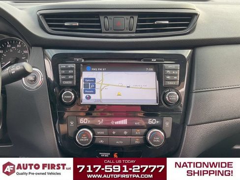 Used 2017 Nissan Rogue SV w/ SV Premium Package AWD/4WD image 21