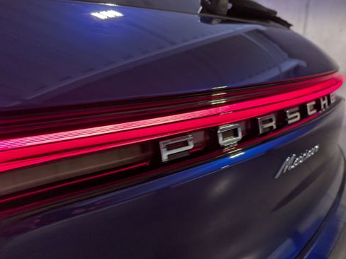 Used 2025 Porsche Macan image 16