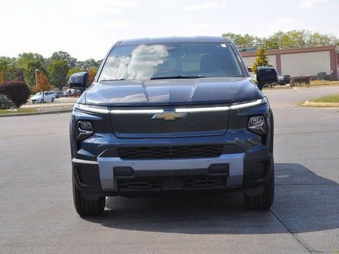 New 2025 Chevrolet Silverado EV LT image 6