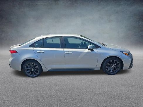 Used 2025 Toyota Corolla SE FWD image 8