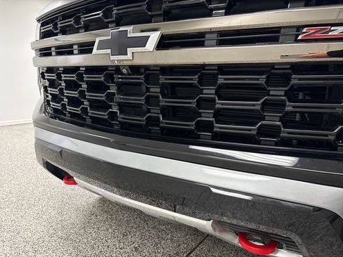 Used 2023 Chevrolet Suburban Z71 w/ Luxury Package image 21