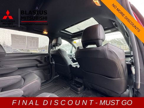 Used 2025 Toyota Sienna XSE w/ XSE Plus Package image 24