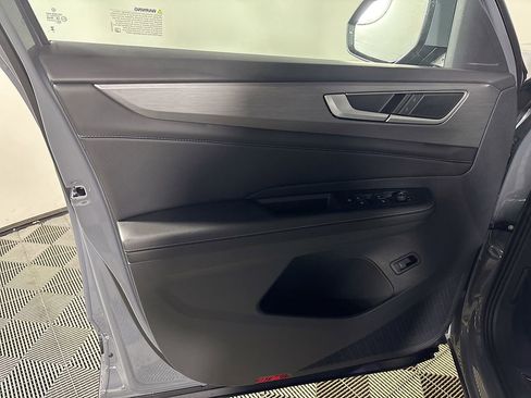 New 2026 Volkswagen Atlas Cross Sport SE image 10