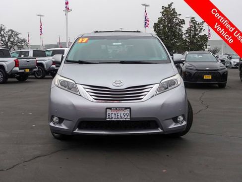 Certified 2017 Toyota Sienna Limited image 3