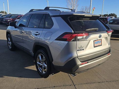Used 2020 Toyota RAV4 Limited image 24