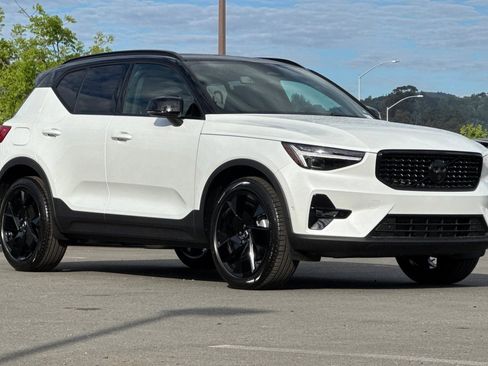 New 2026 Volvo XC40 B5 Ultra w/ Climate Package AWD/4WD image 9