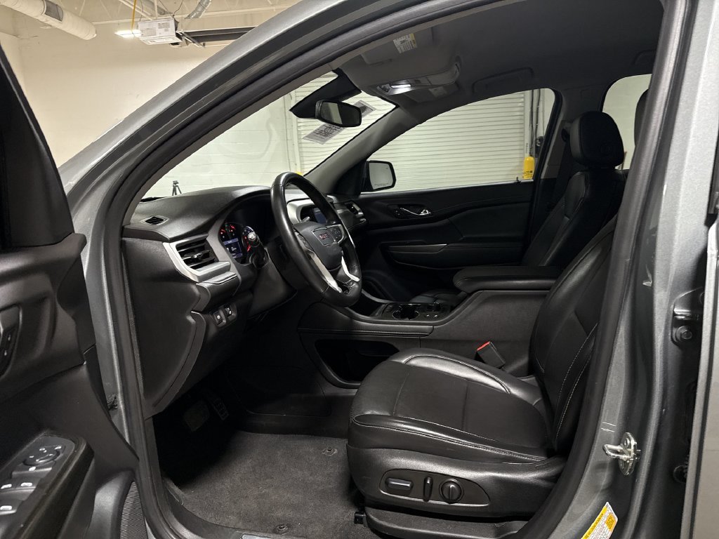 Used 2023 GMC Acadia SLT FWD image 20