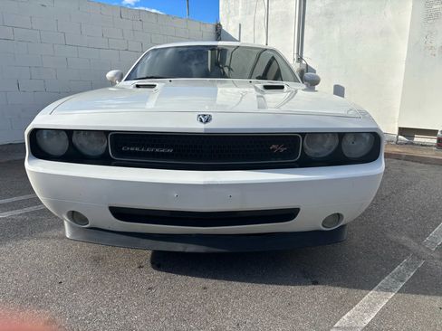 Used 2009 Dodge Challenger R/T image 3
