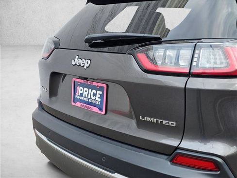 Used 2019 Jeep Cherokee Limited image 12