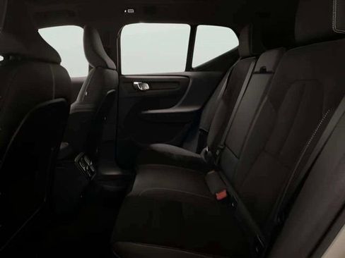 Used 2025 Volvo XC40 B5 Plus AWD/4WD image 21