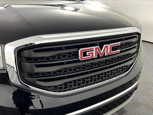 Used 2018 GMC Acadia SLE AWD/4WD image 33