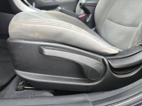 Used 2013 Hyundai Elantra GLS w/ Preferred Pkg image 26