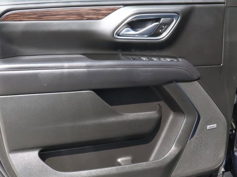 Used 2022 Chevrolet Tahoe Z71 w/ Z71 Off-Road Package image 18