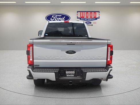 New 2026 Ford F250 Lariat w/ Black Appearance Package AWD/4WD image 4