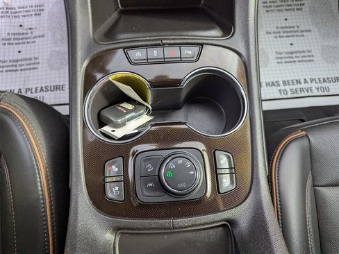 Used 2022 GMC Acadia AT4 w/ Technology Package image 27