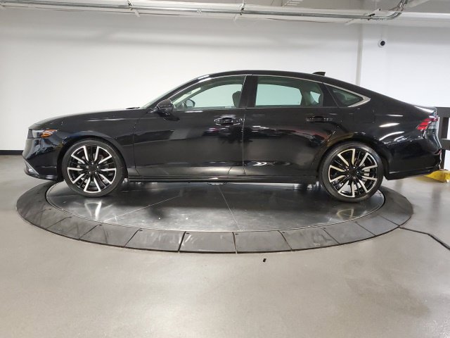 Used 2024 Honda Accord Touring image 6
