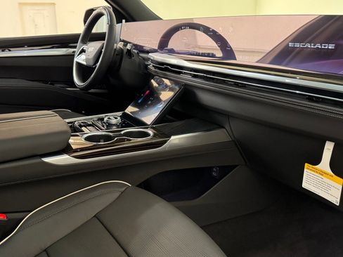 New 2026 Cadillac Escalade Luxury w/ Touring Package image 26