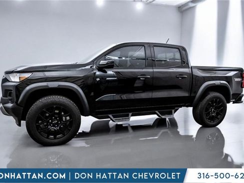Used 2024 Chevrolet Colorado Trail Boss w/ LPO, Dark Essentials Package image 2
