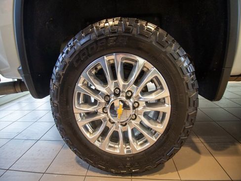 Used 2021 Chevrolet Silverado 2500 High Country w/ Z71 Off-Road Package image 28