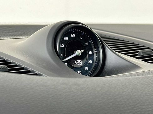Certified 2025 Porsche Cayenne Coupe AWD/4WD image 16