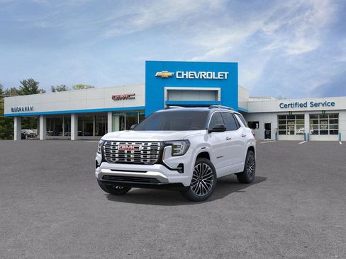 New 2026 GMC Terrain Denali w/ LPO, Black Badging Package image 8