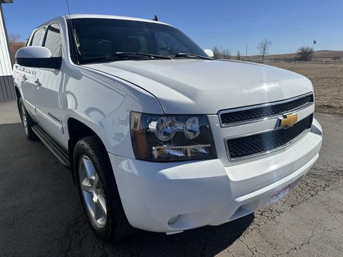 Used 2008 Chevrolet Avalanche LT w/ LT Preferred Equipment Group image 9