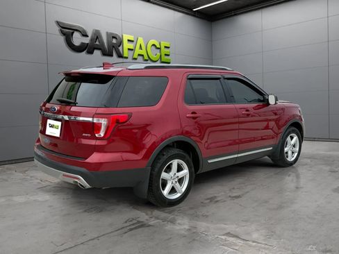 Used 2017 Ford Explorer XLT w/ Equipment Group 202A AWD/4WD image 13