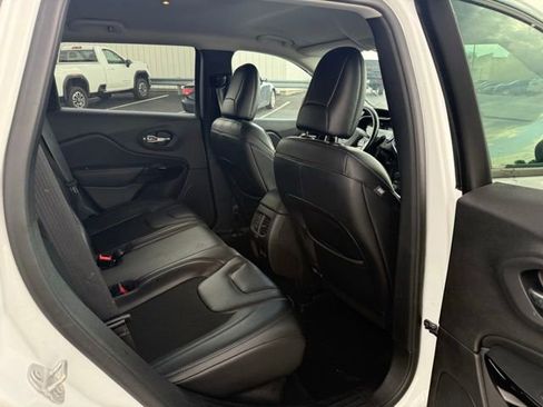 Used 2021 Jeep Cherokee Latitude Plus AWD/4WD image 9