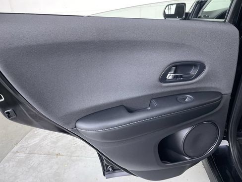 Used 2022 Honda HR-V LX image 18