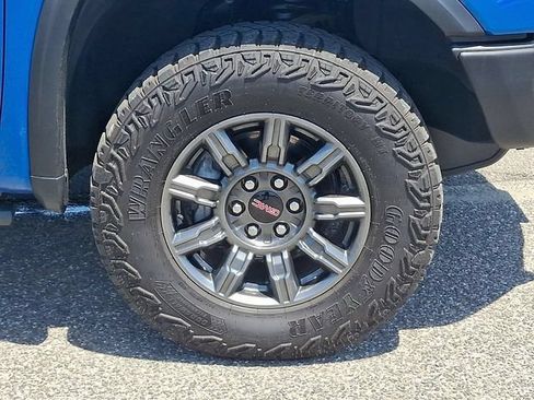 Used 2024 GMC Sierra 1500 AT4X AWD/4WD image 34