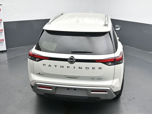 Used 2023 Nissan Pathfinder SL AWD/4WD image 16