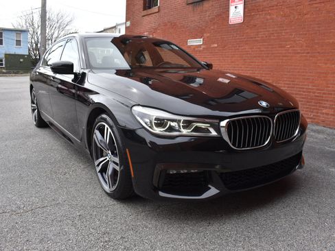 Used 2019 BMW 750i 750i Sedan w/ Executive Package image 10
