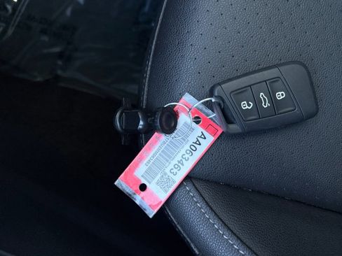 Used 2021 Volkswagen Jetta SE image 17