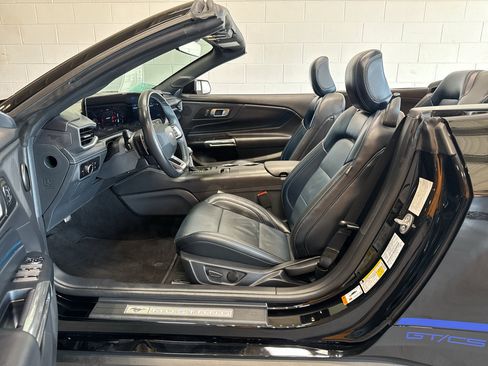 Used 2025 Ford Mustang GT Premium RWD image 13