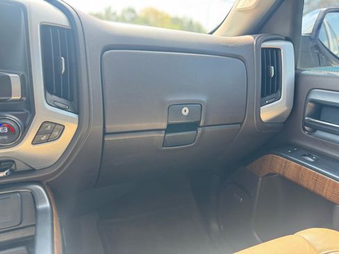 Used 2015 GMC Sierra 1500 SLT w/ SLT Crew Cab Value Package image 39