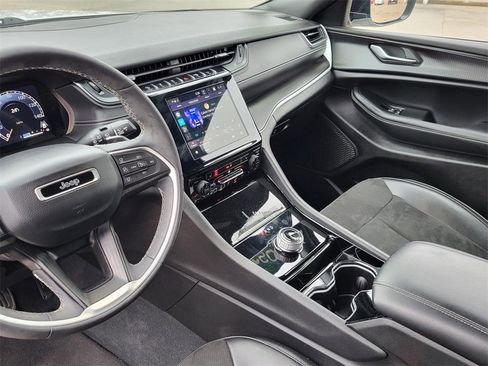 Used 2023 Jeep Grand Cherokee Altitude image 26