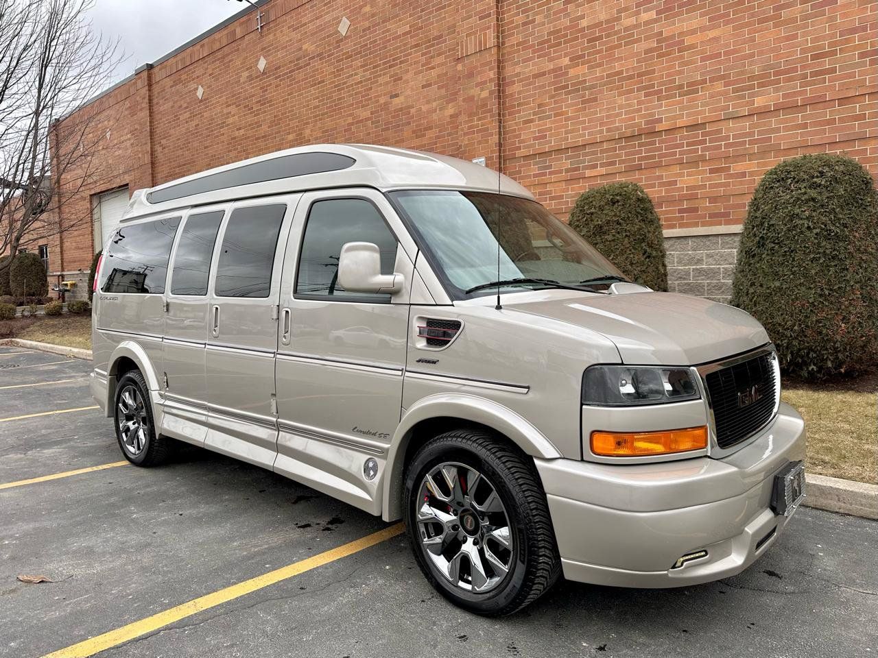 Used 2023 GMC Savana 2500 RWD image 19