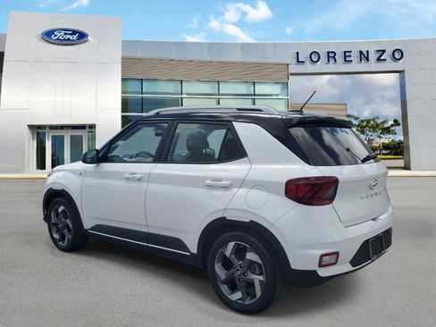 Used 2023 Hyundai Venue Limited w/ Cargo Package FWD image 7