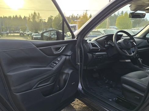 Used 2021 Subaru Forester Limited image 20