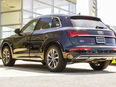 Used 2021 Audi Q5 2.0T Premium w/ Convenience Package AWD/4WD image 10