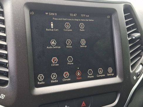 Used 2019 Jeep Cherokee Trailhawk AWD/4WD image 17